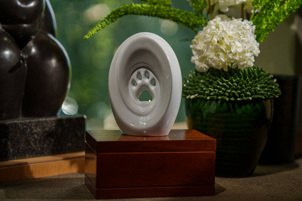 Grande patte avec bougie chauffe-plat - Urne pour cendres - Blanc | Céramique | Fait main