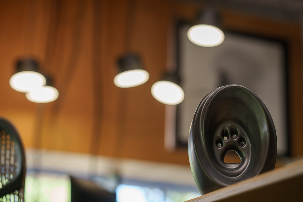 Grande patte avec bougie chauffe-plat - Urne pour cendres - Noir Mat| Céramique | Fait main 