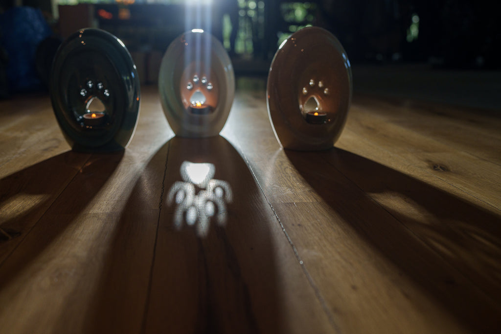 Grande patte avec bougie chauffe-plat - Urne pour cendres 